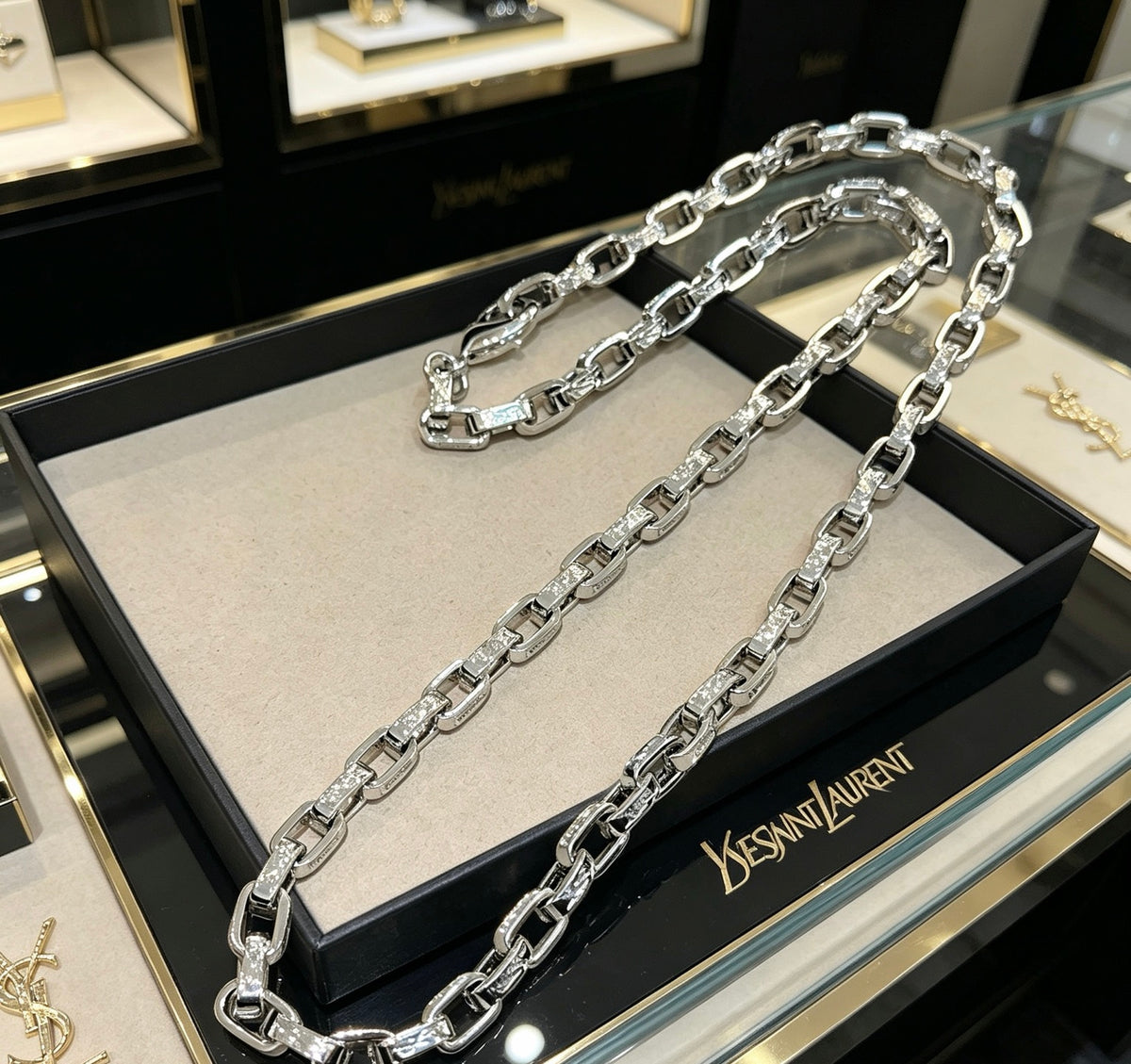 Saint Laurent Silver-Tone Oval-Link Chain Necklace - album image 9