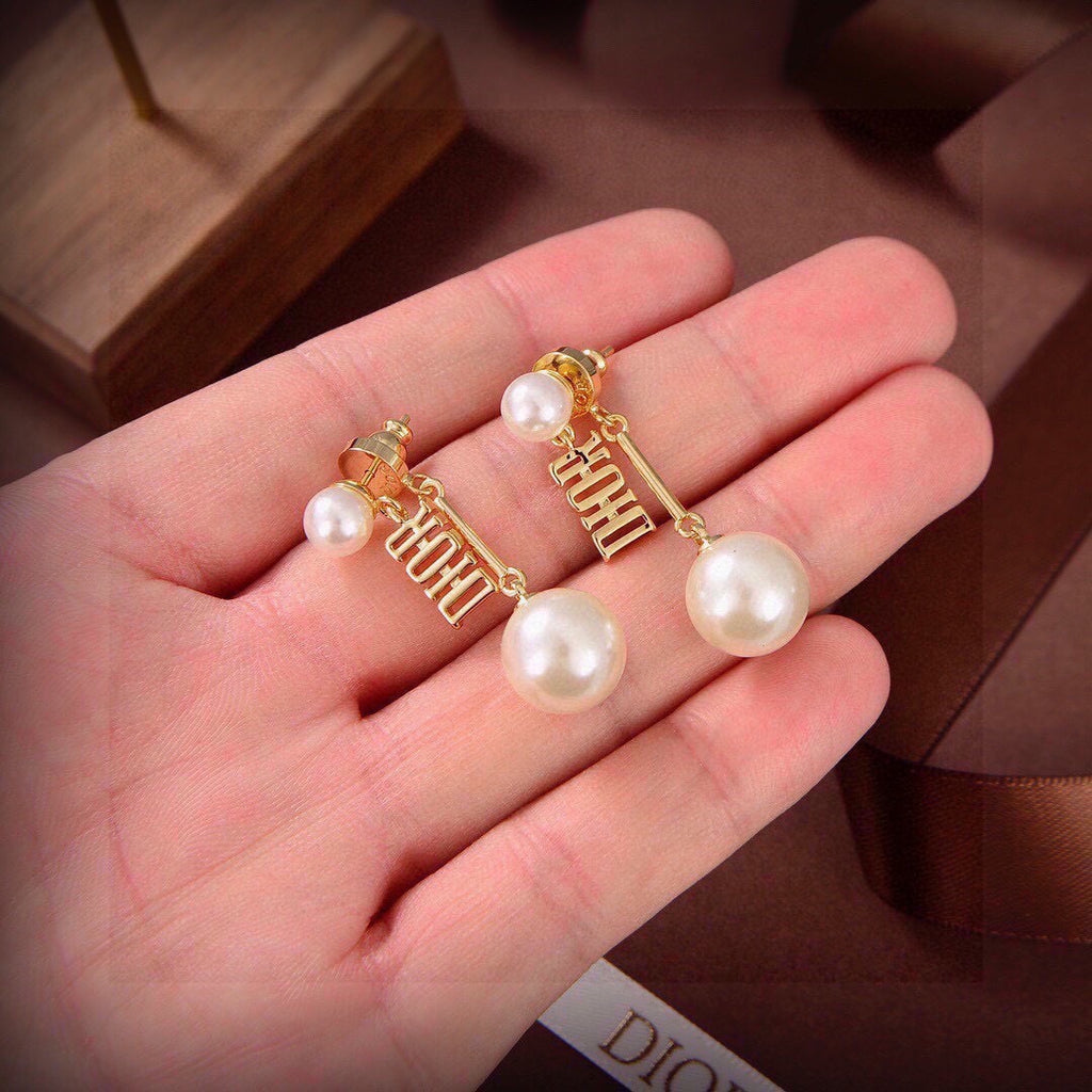 Dior Ribbed Bar Pearl-Look Earrings - product image 1