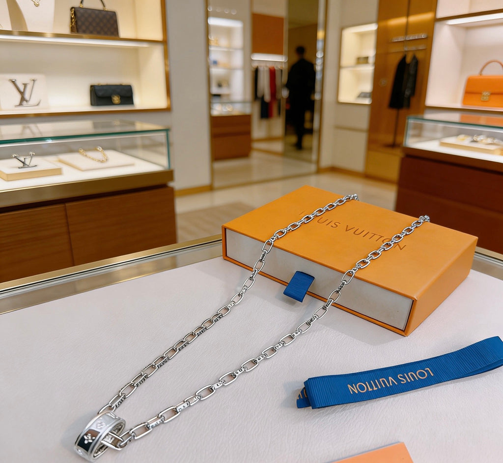 Louis Vuitton Silver-Tone Antiqued Chain Necklace - album image 5