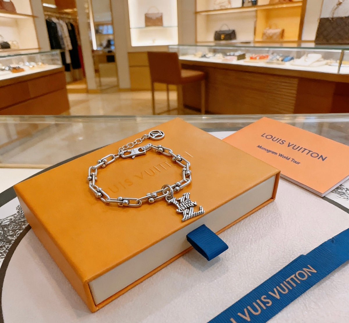 Louis Vuitton Silver-Tone Antiqued Cuban Link Chain Bracelet - album image 8