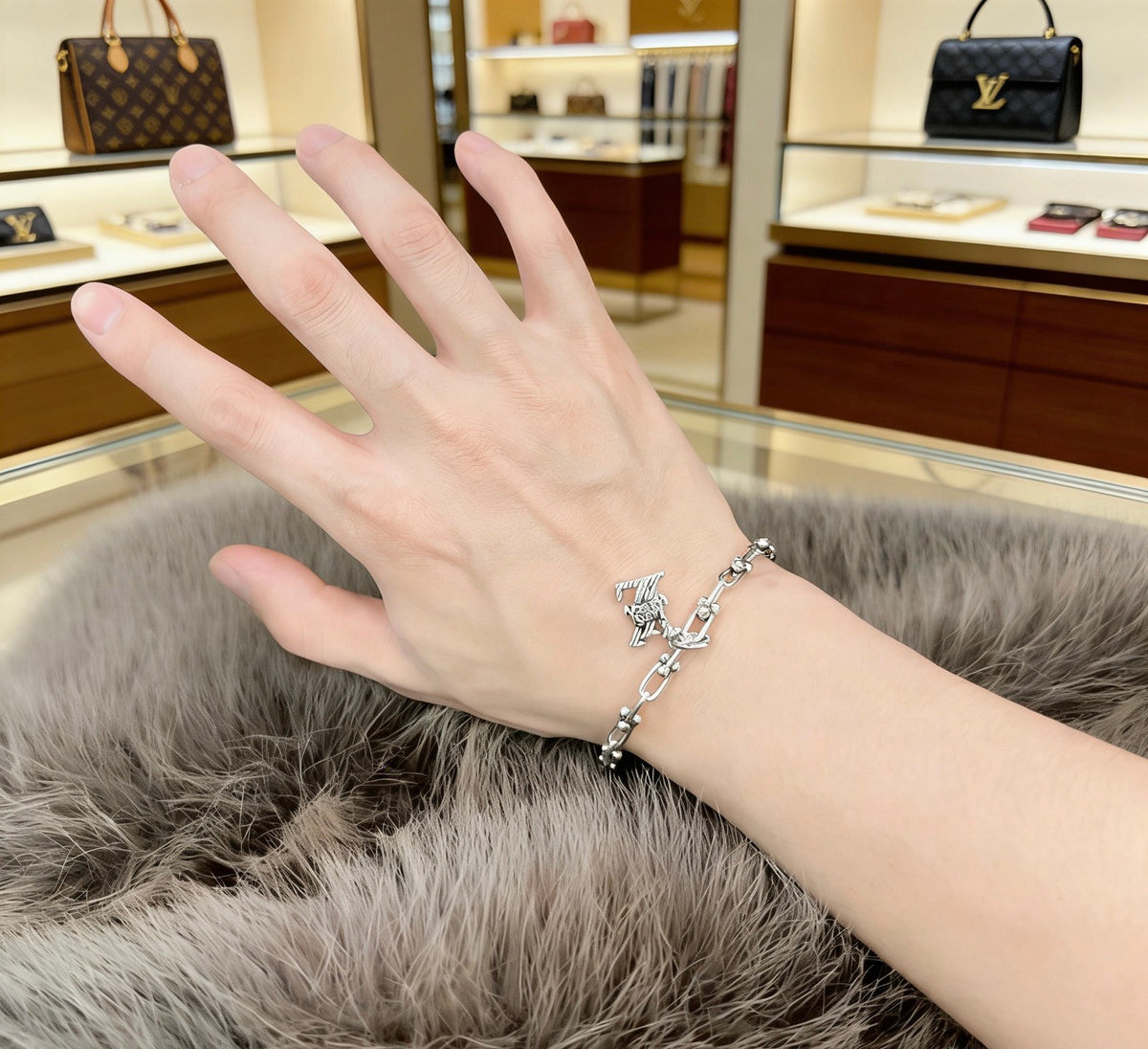 Louis Vuitton Silver-Tone Antiqued Cuban Link Chain Bracelet - album image 9