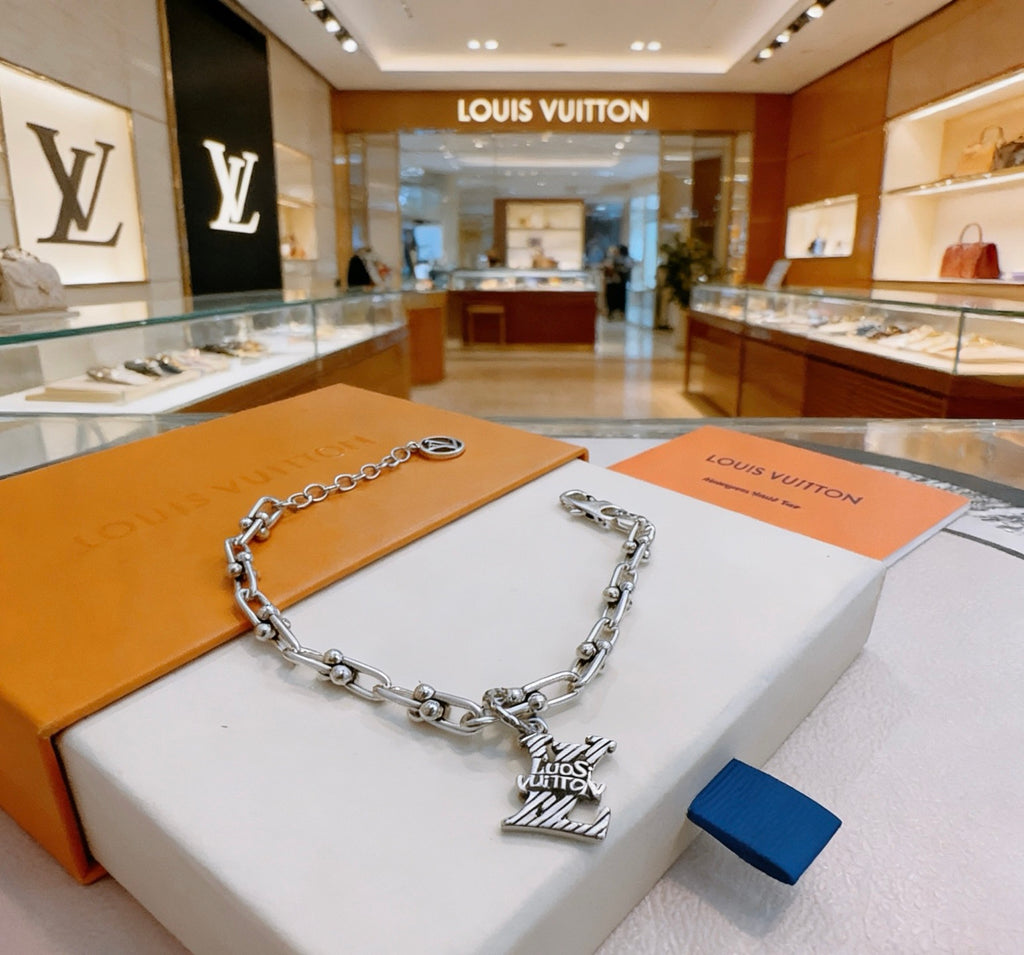 Louis Vuitton Silver-Tone Antiqued Cuban Link Chain Bracelet - album image 4