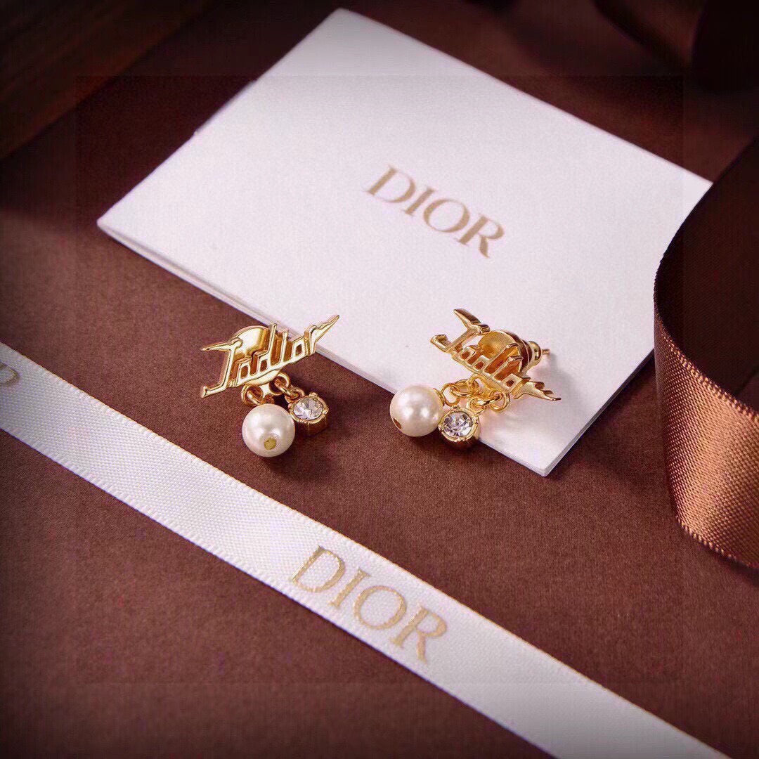 Dior Bar and Pearl-Look Jewelry - product image 9