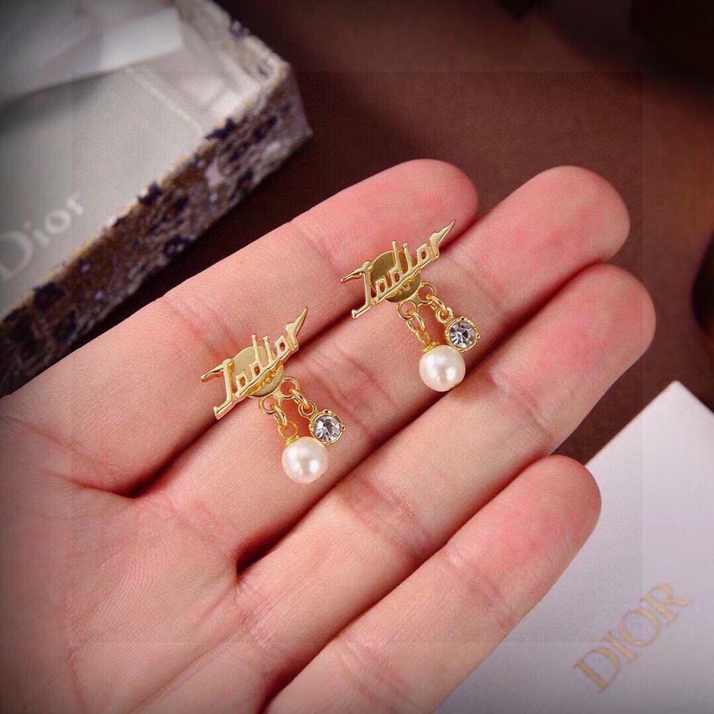 Dior Bar and Pearl-Look Jewelry - product image 1
