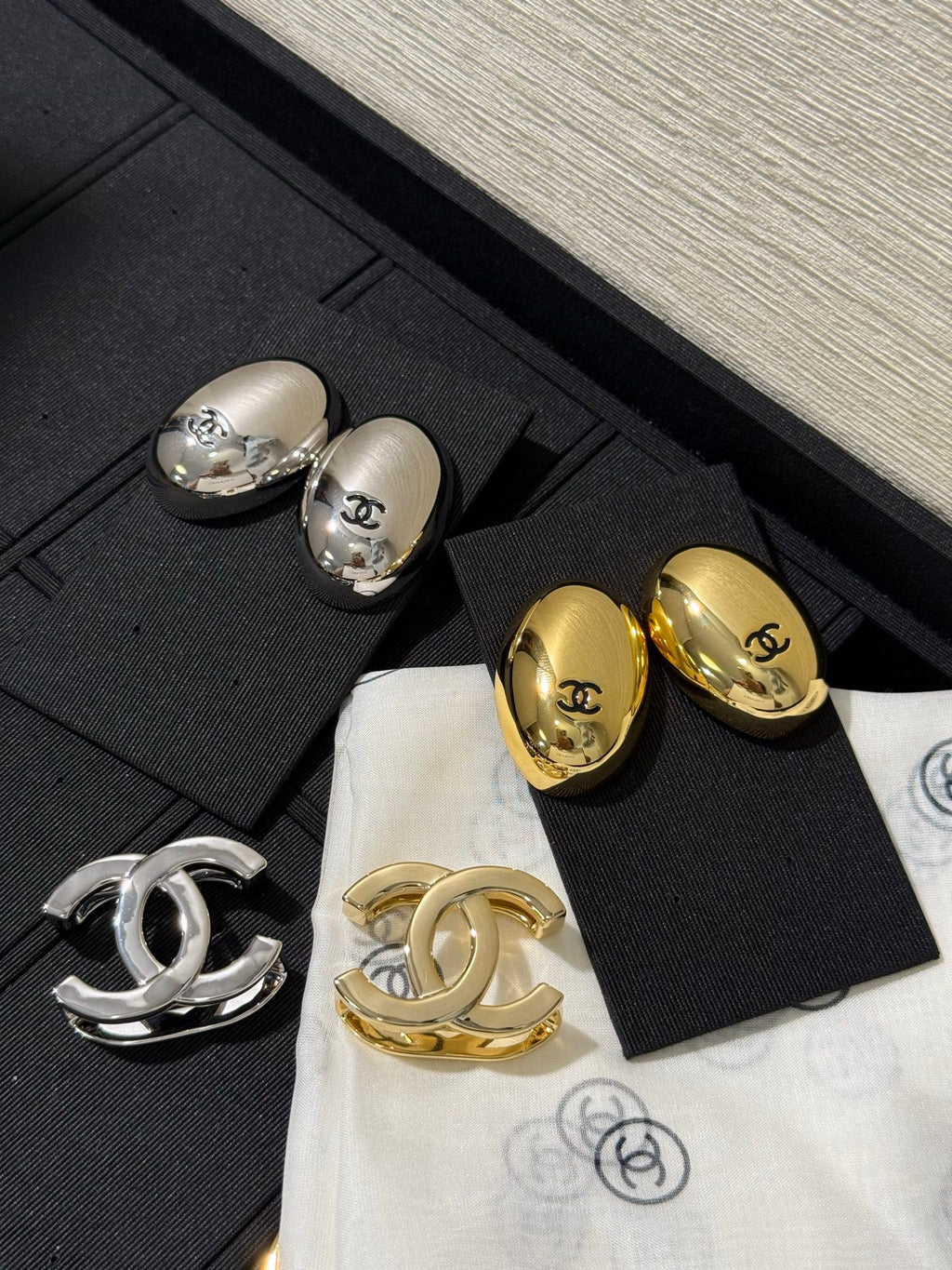 Chanel Interlocking C Enamel Gold-Tone Black Earrings - album image 4