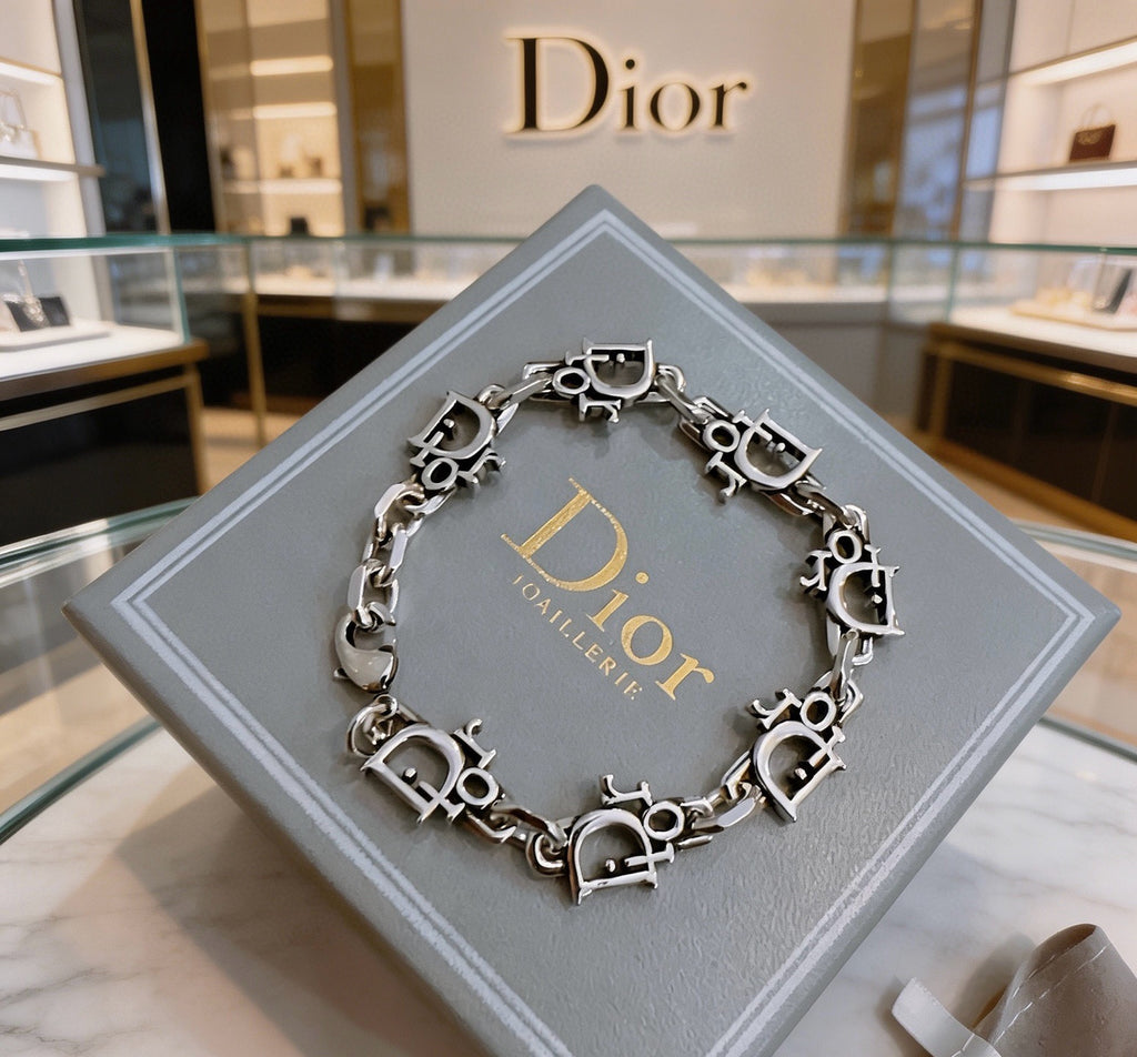 Dior Silver-Tone Floral Link Bracelet - product image 3