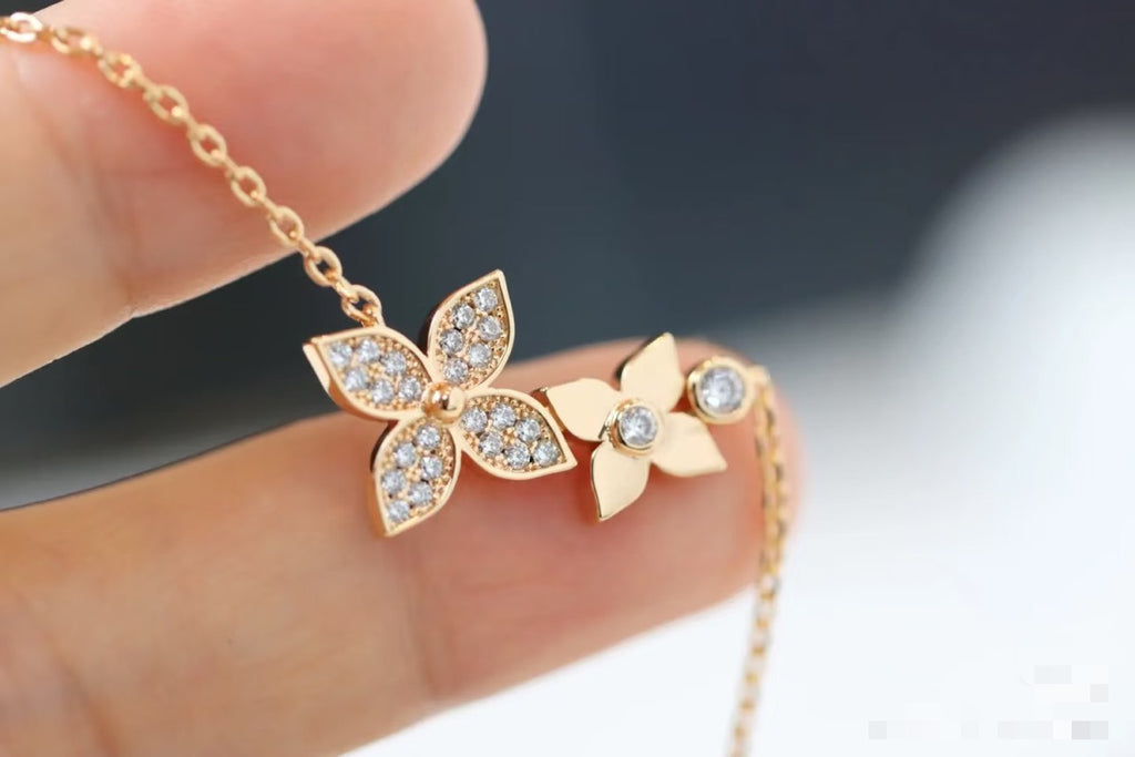 Louis Vuitton Clover Necklace - album image 4