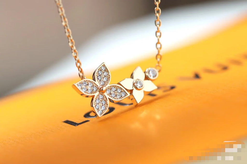 Louis Vuitton Clover Necklace - album image 1