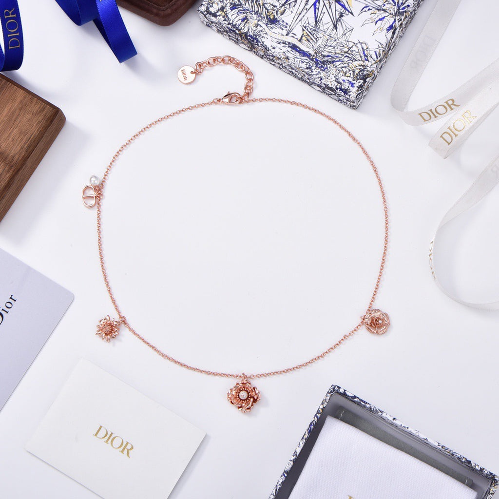 Dior Rose-Gold-Tone Floral Disc Necklace - product image 4
