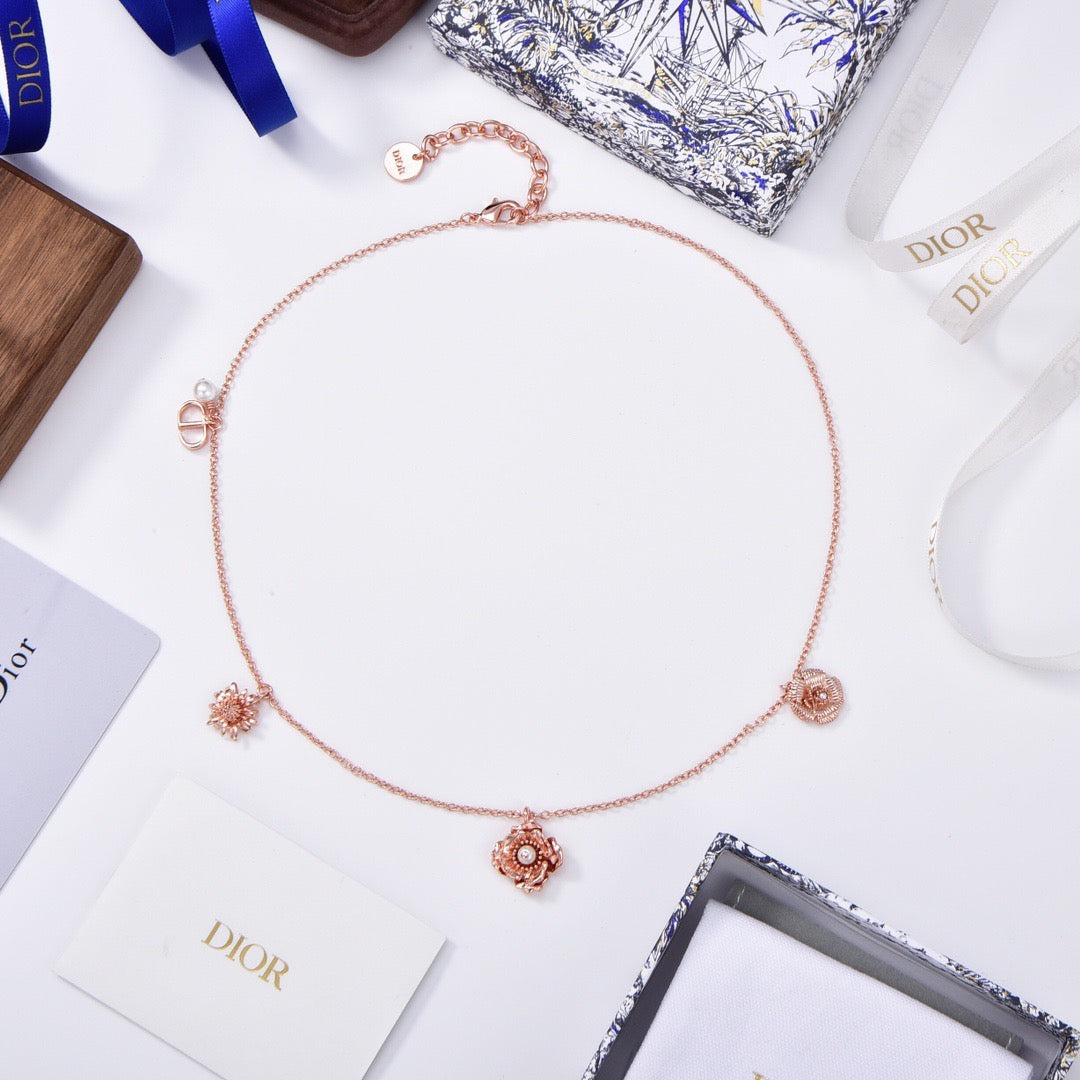 Dior Rose-Gold-Tone Floral Disc Necklace - product image 4