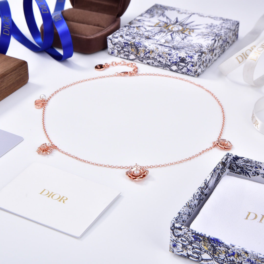 Dior Rose-Gold-Tone Floral Disc Necklace - product image 7