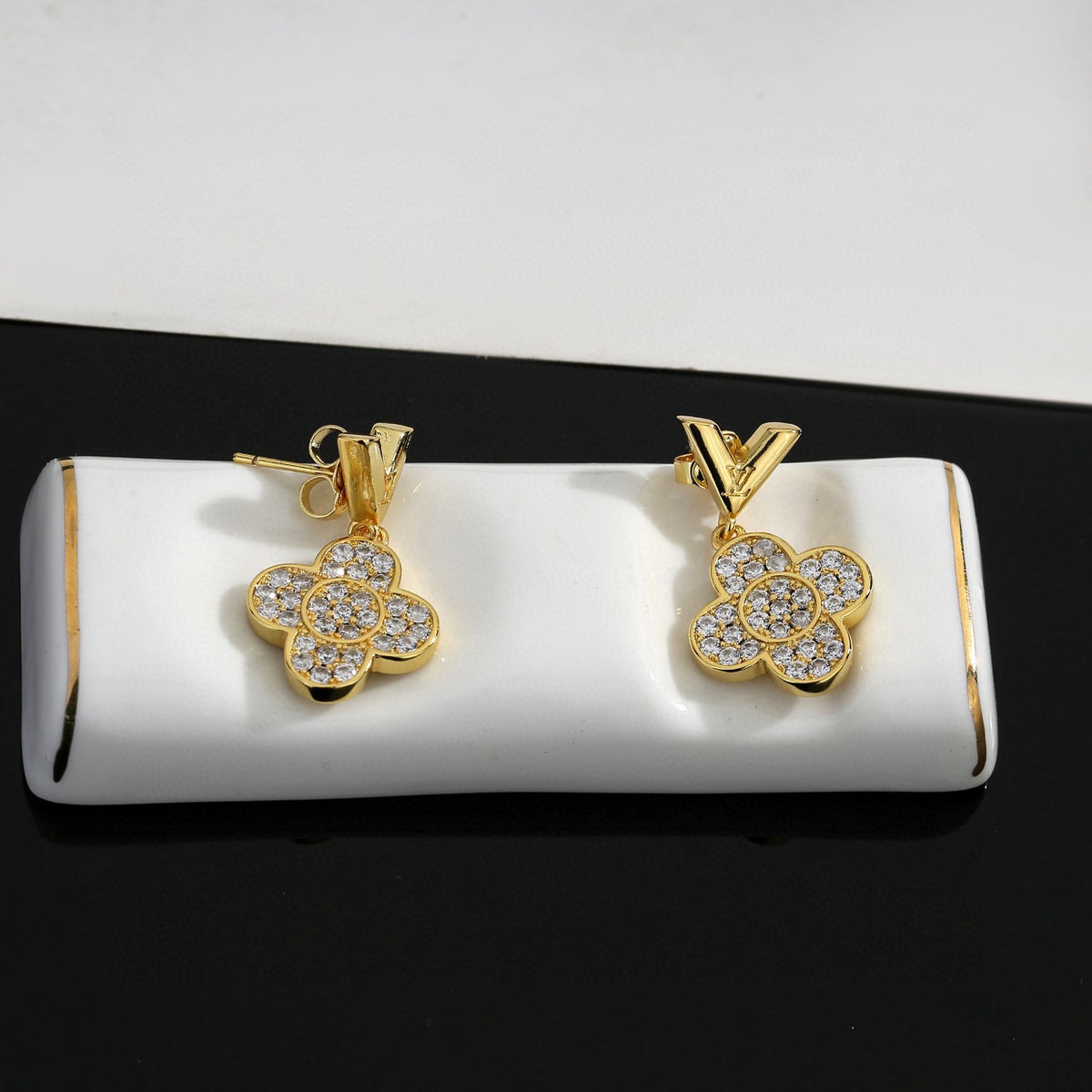 Louis Vuitton Crystal Flower Stud Earrings - album image 5