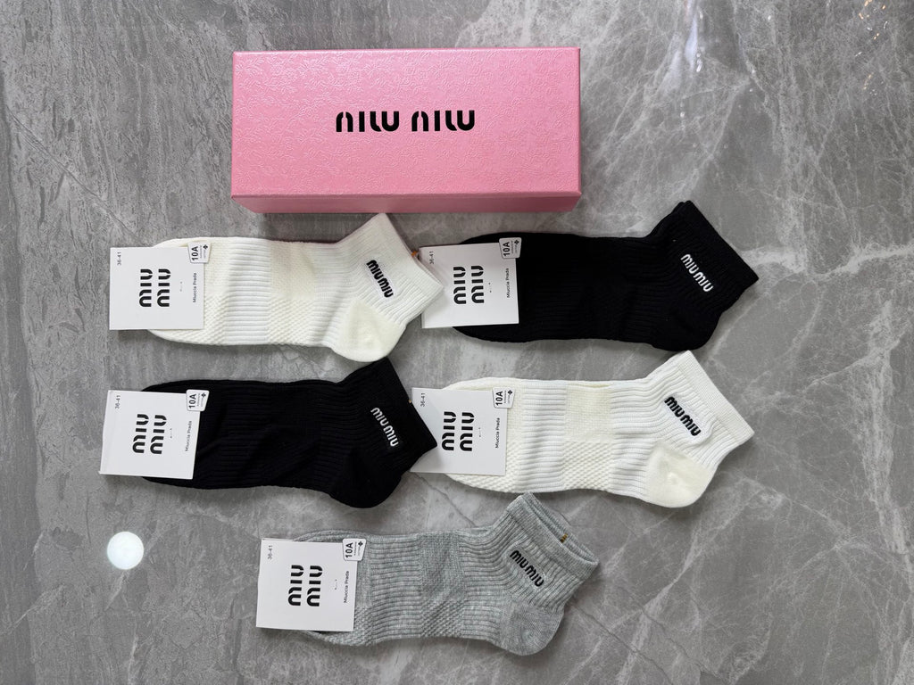 Miu Miu neutral lettering detail ankle socks, image 4