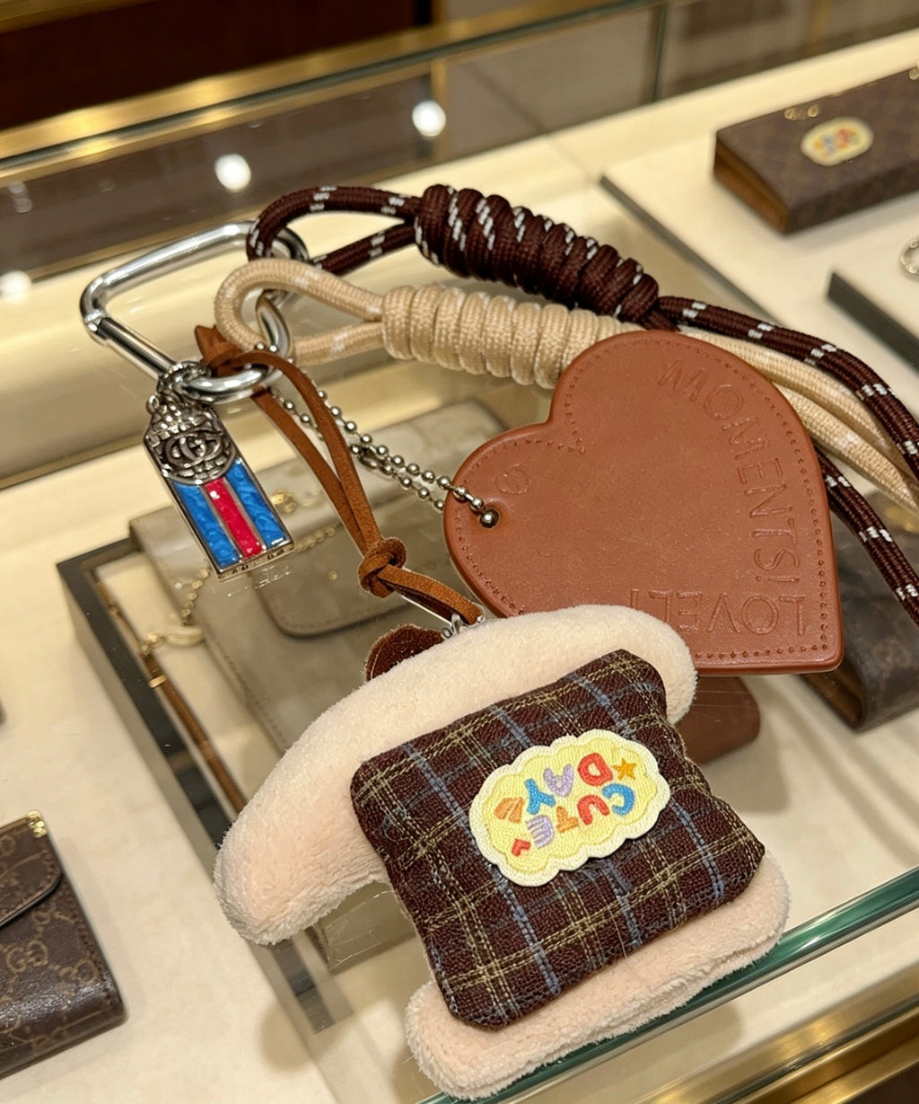 Gucci Anger Forest Interlocking G Key Keychain - album image 3