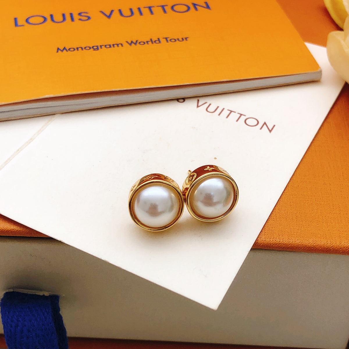 Louis Vuitton Pearl Circular Earrings - album image 1