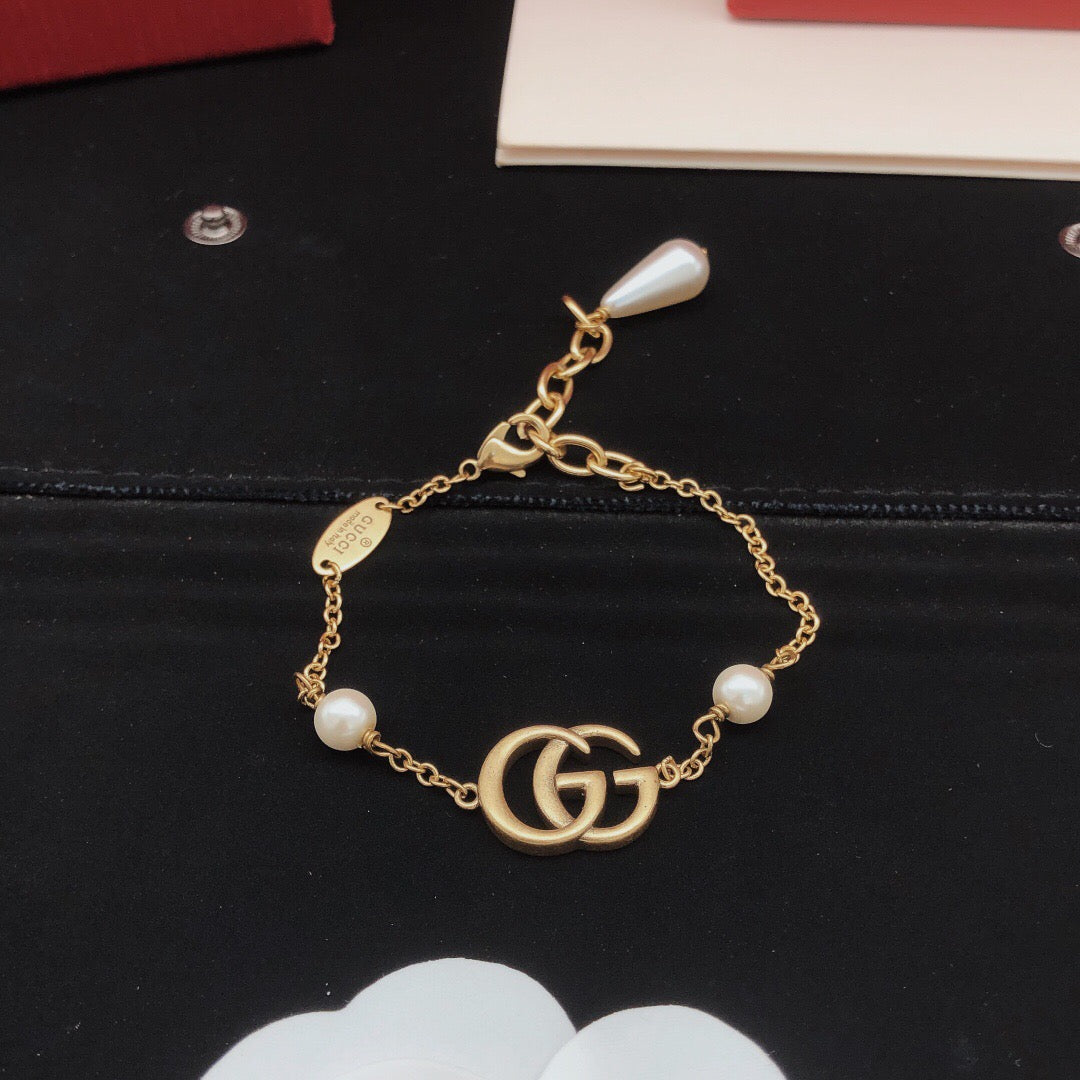 Gucci Pearl Bracelet - album image 5