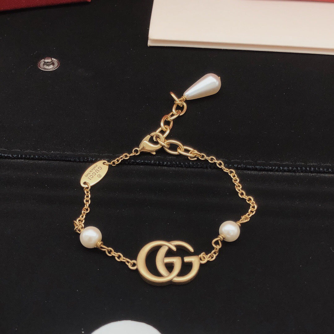 Gucci Pearl Bracelet - album image 4