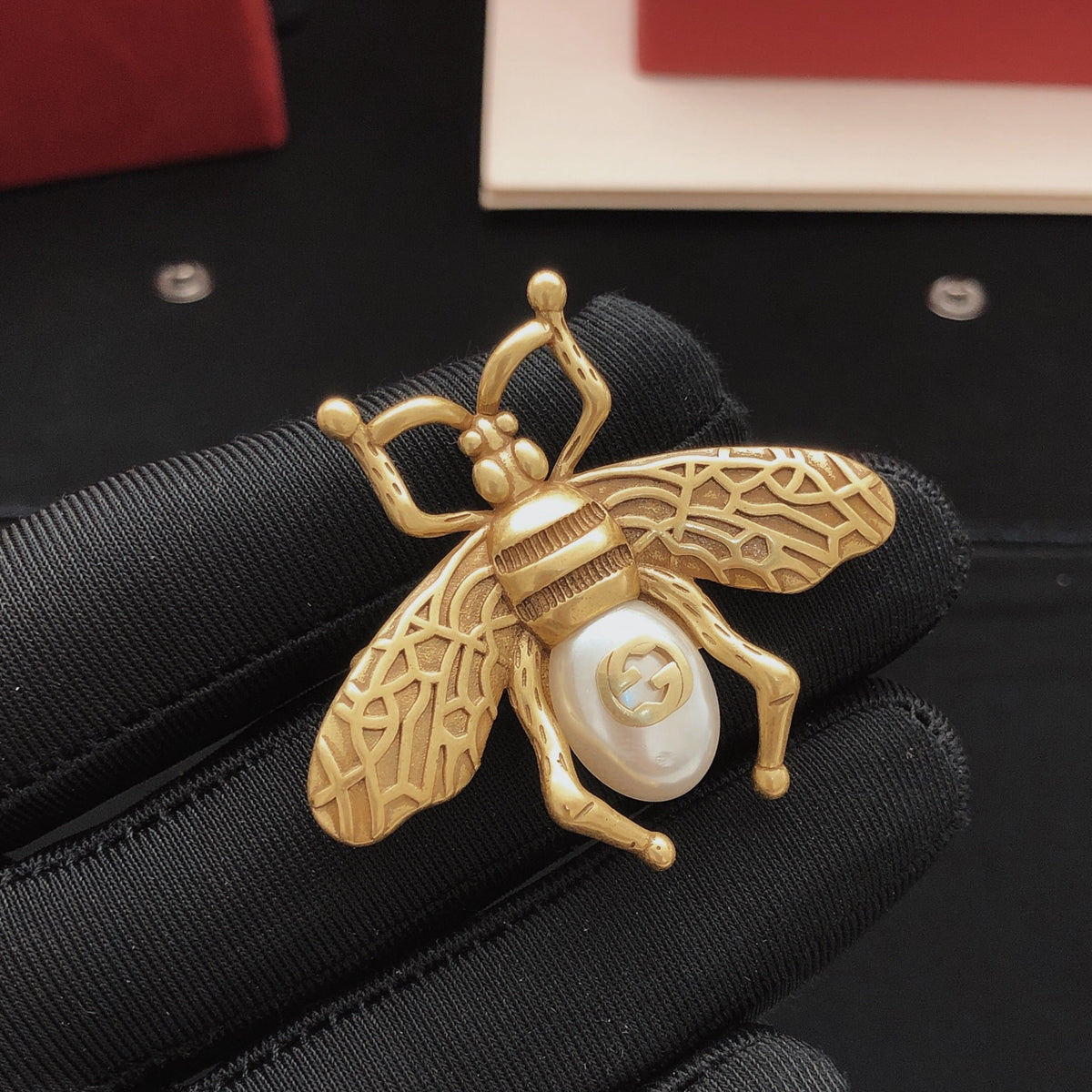 Gucci Gold-Tone Bee and Pearl Brooch - album image 2