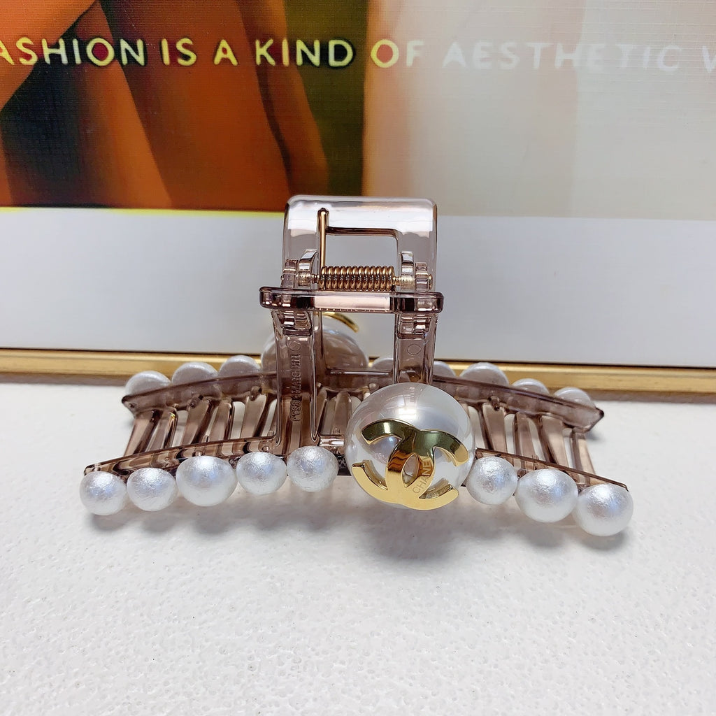 Saint Laurent Pearl and Letter-Motif Hair Claw - album image 8