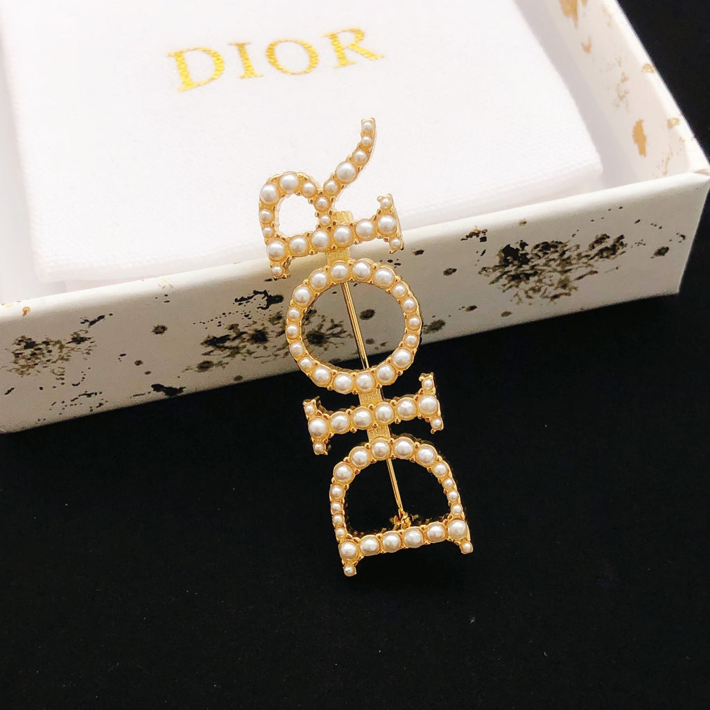 Dior Pearl-Look Script Letter Brooch - product image 4
