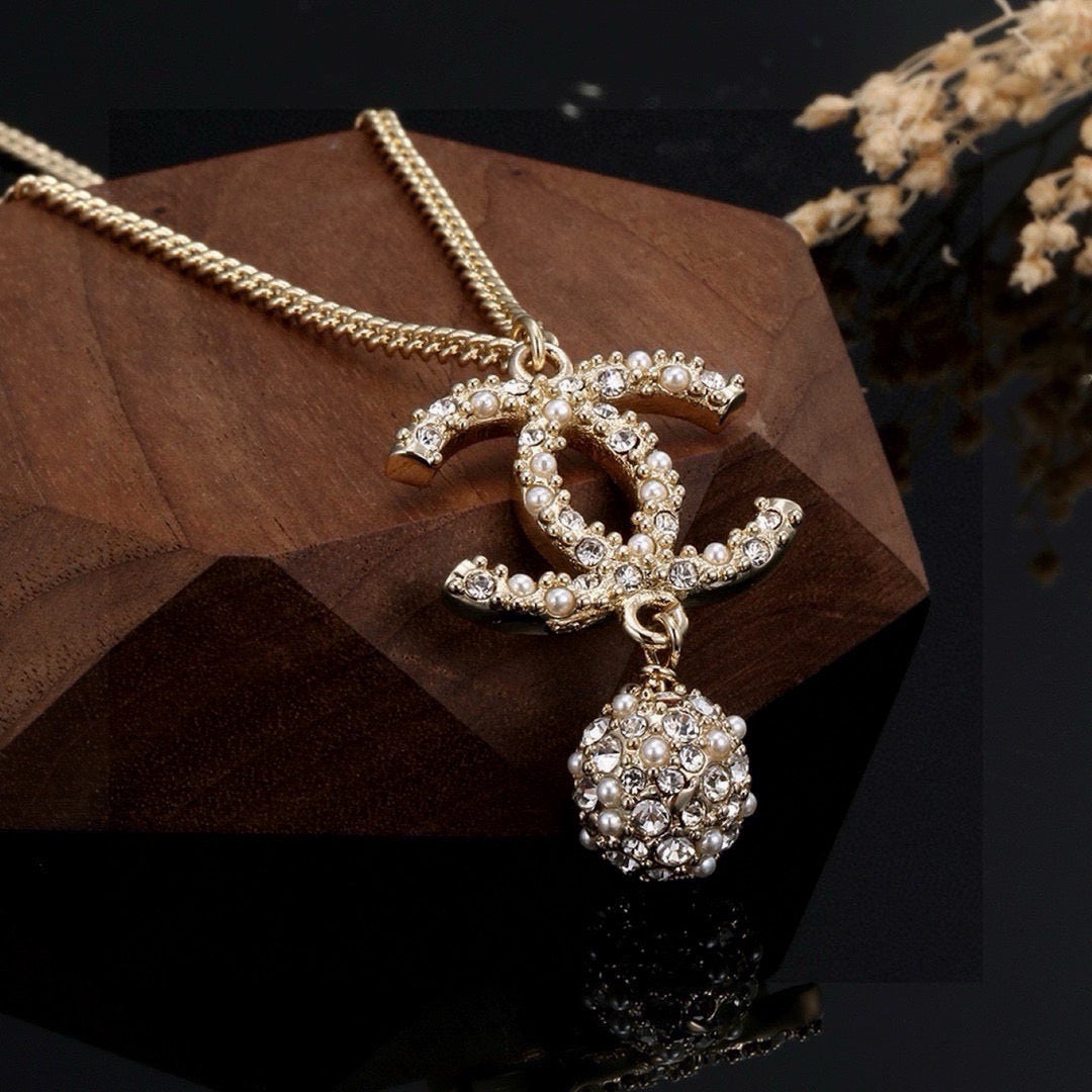 Chanel Interlocking C Pearl Circular Pendant Necklace - album image 6