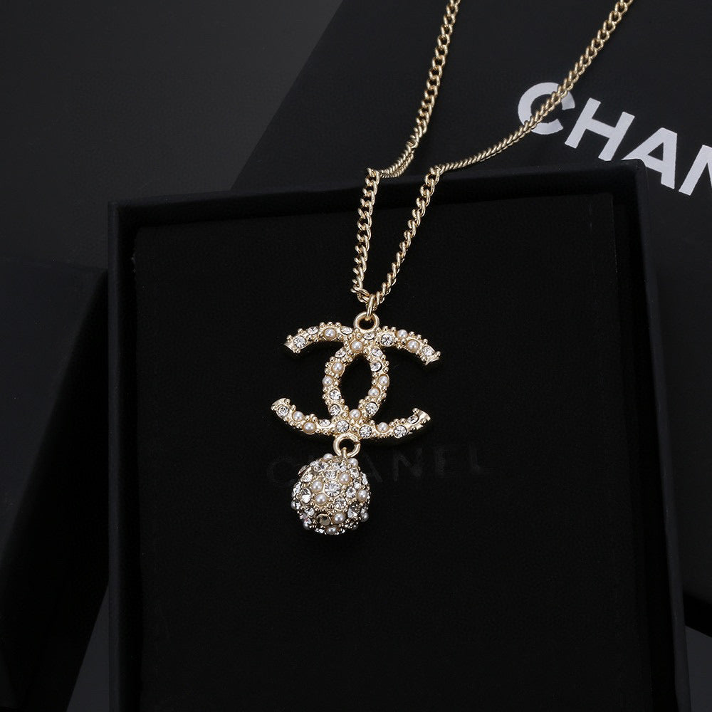 Chanel Interlocking C Pearl Circular Pendant Necklace - album image 7