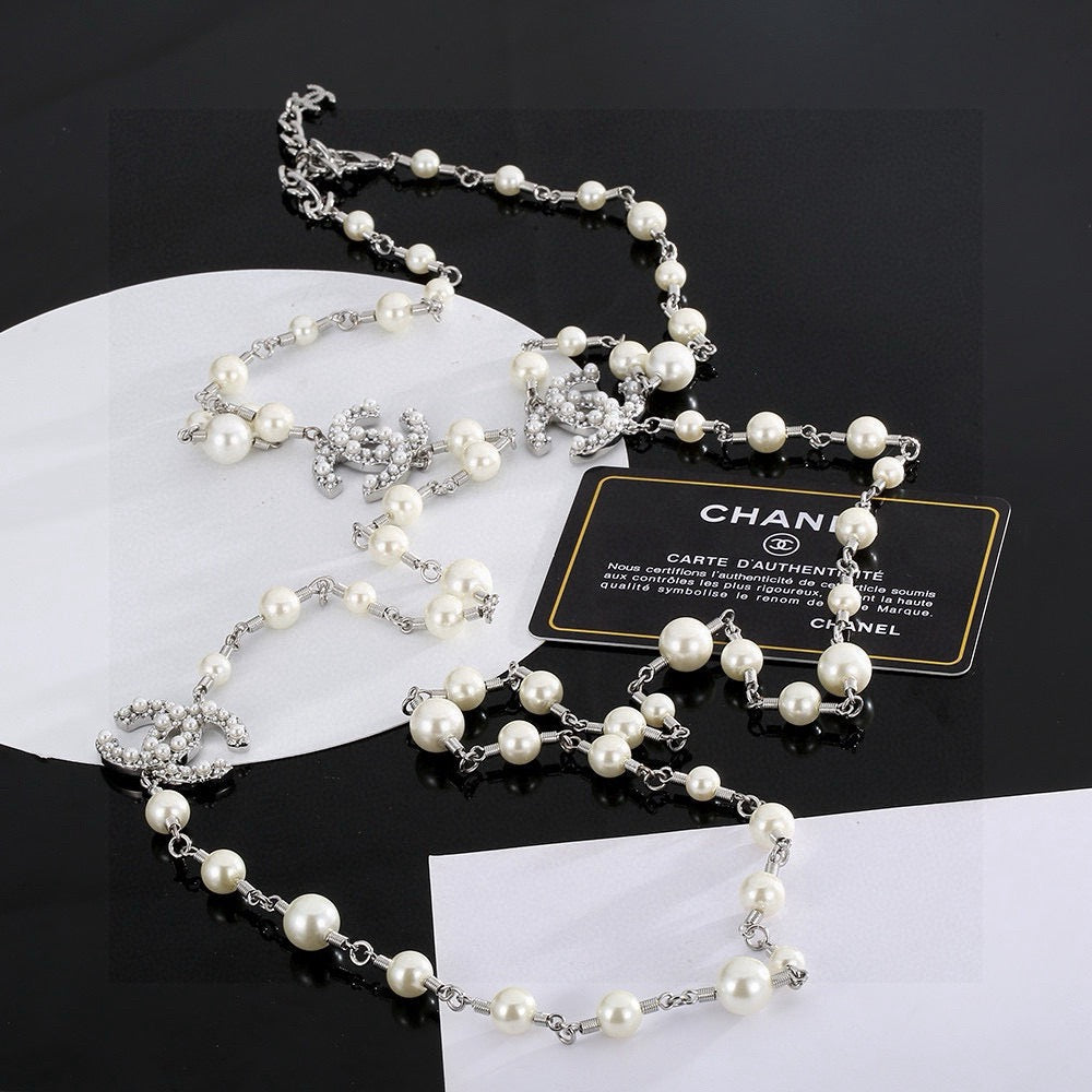 Chanel Interlocking C Pearl Necklace - album image 3