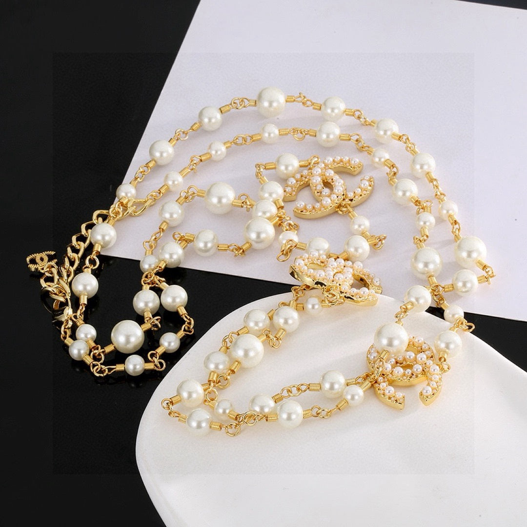 Chanel Interlocking C Pearl Necklace - album image 4