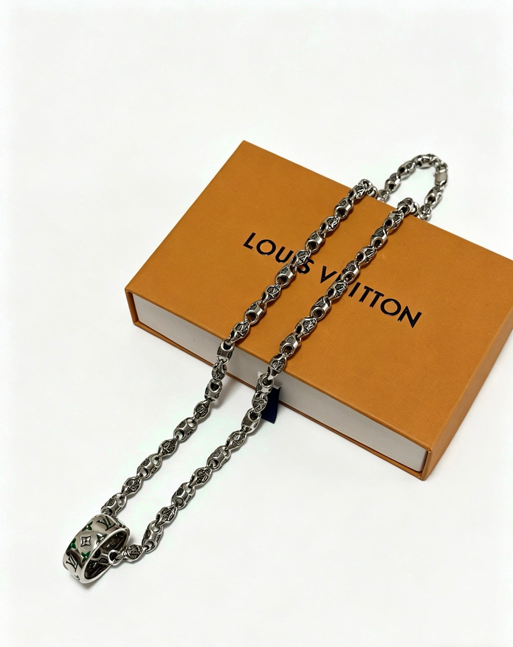 Louis Vuitton Silver-Tone Antiqued Chain Necklace - album image 2