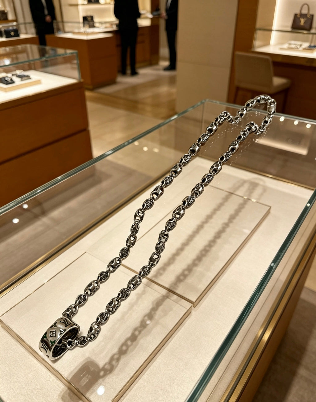 Louis Vuitton Silver-Tone Antiqued Chain Necklace - album image 7