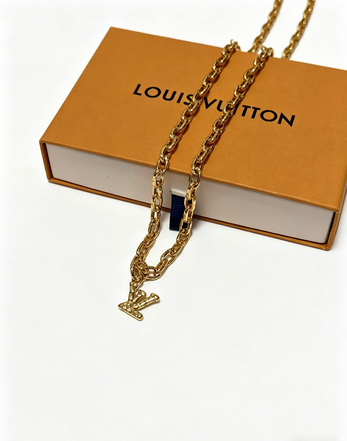 Louis Vuitton Silver-Tone Antiqued Chain Necklace - album image 2