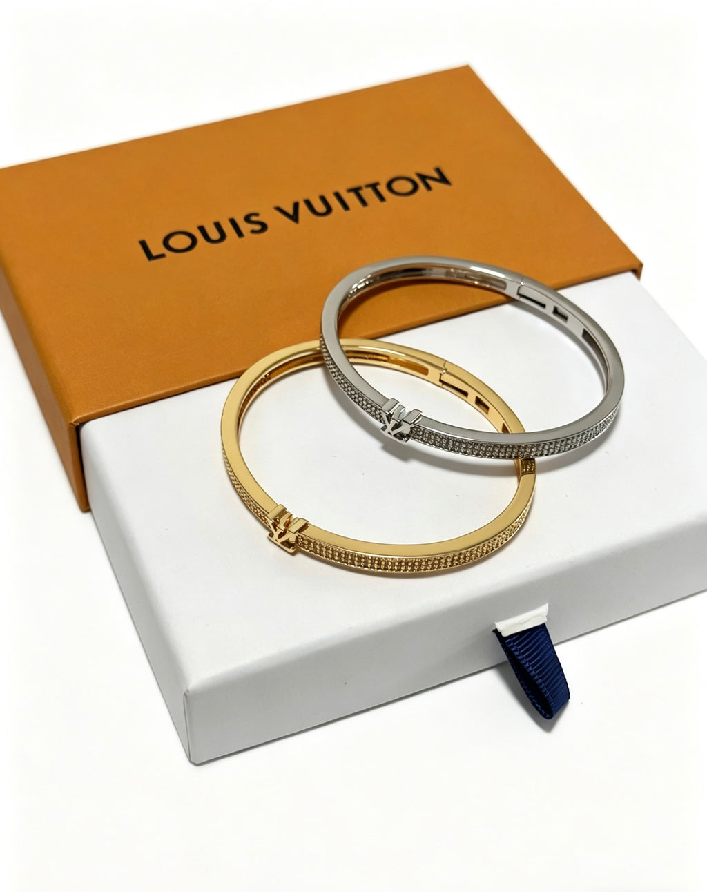 Louis Vuitton Silver-Tone Open Antiqued Chain Bracelet - album image 1