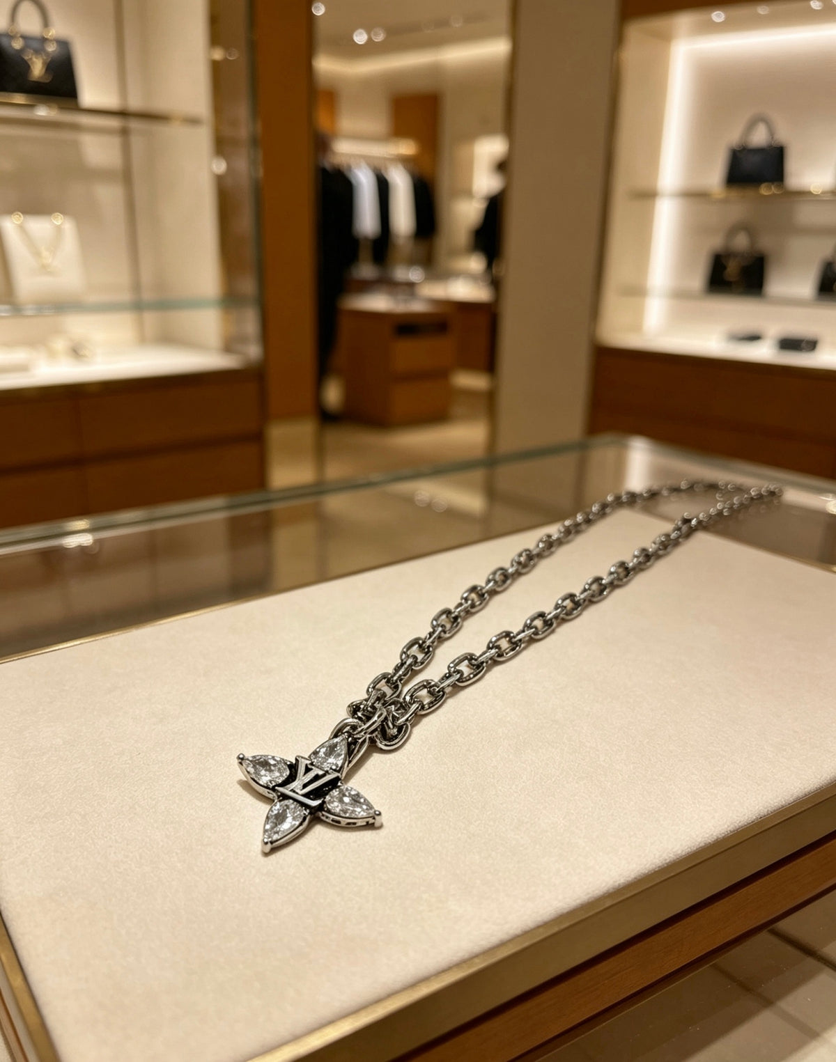 Louis Vuitton Silver-Tone Antiqued Chain Necklace - album image 8