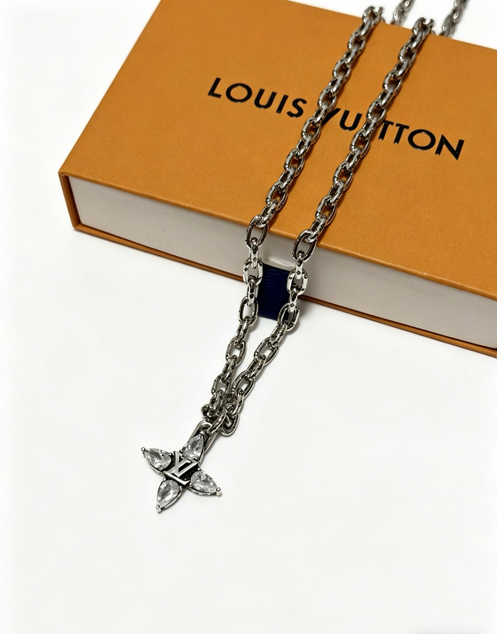 Louis Vuitton Silver-Tone Antiqued Chain Necklace - album image 2