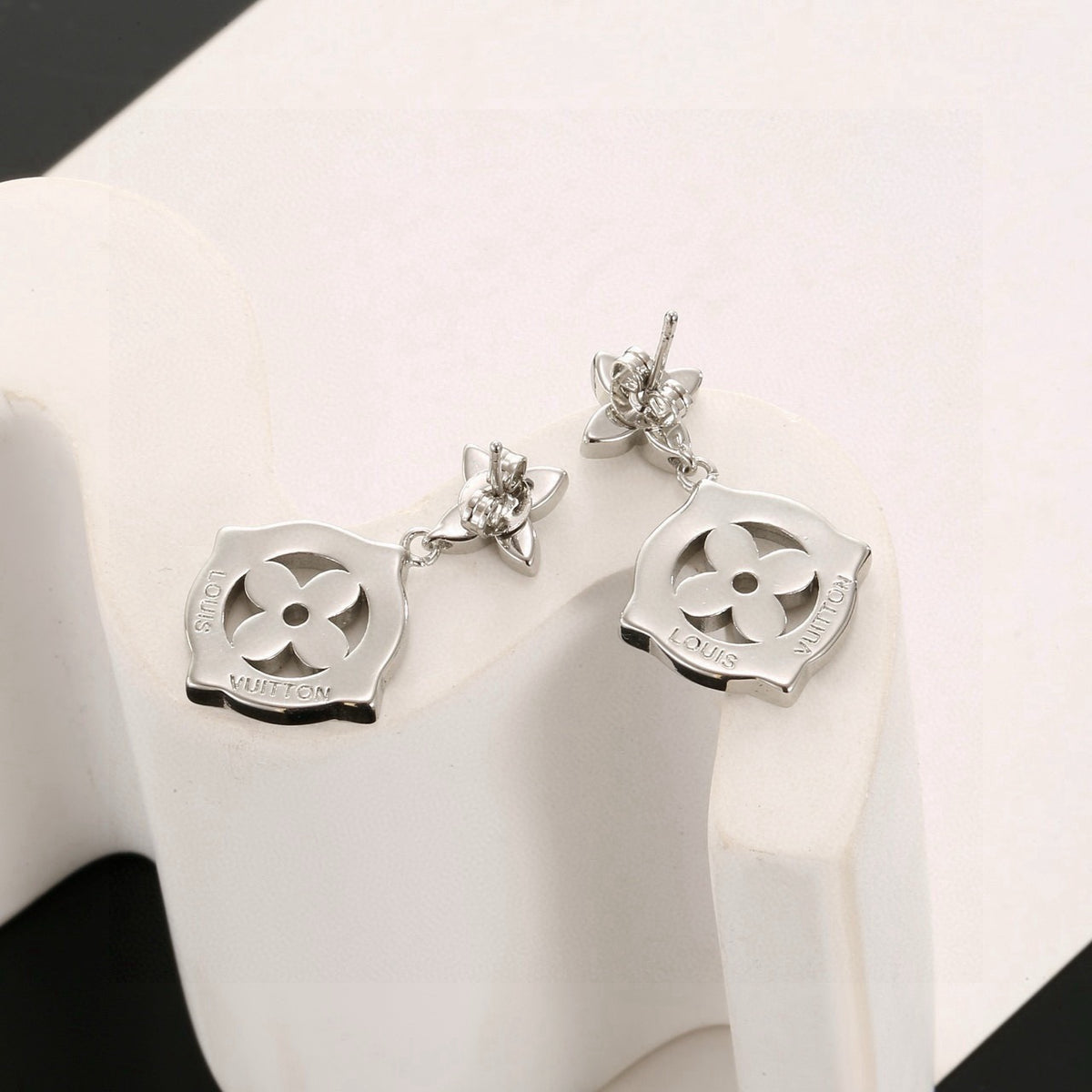 Louis Vuitton Iconic Flower Monogram Earrings - album image 8