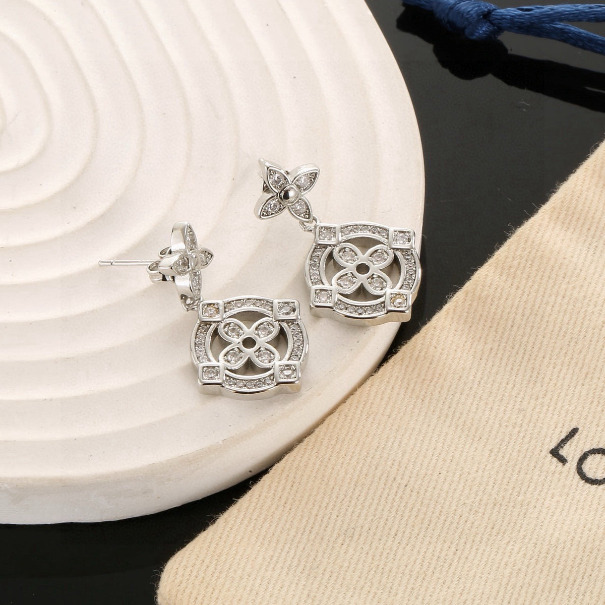 Louis Vuitton Iconic Flower Monogram Earrings - album image 5