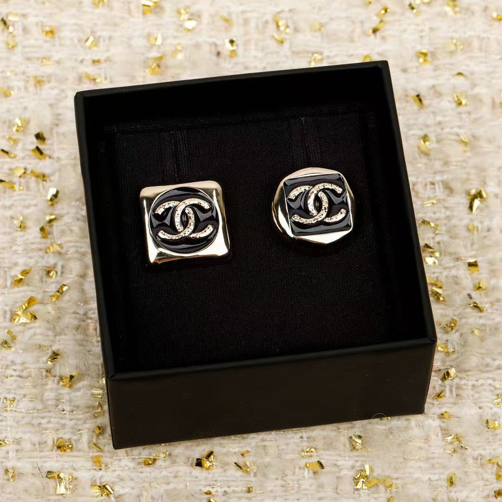 Chanel Interlocking C Asymmetric Earrings - album image 4