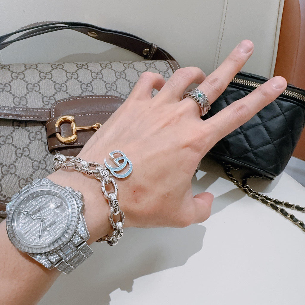 Gucci Silver-Tone Textured Link Bracelet with G Charm - album image 6