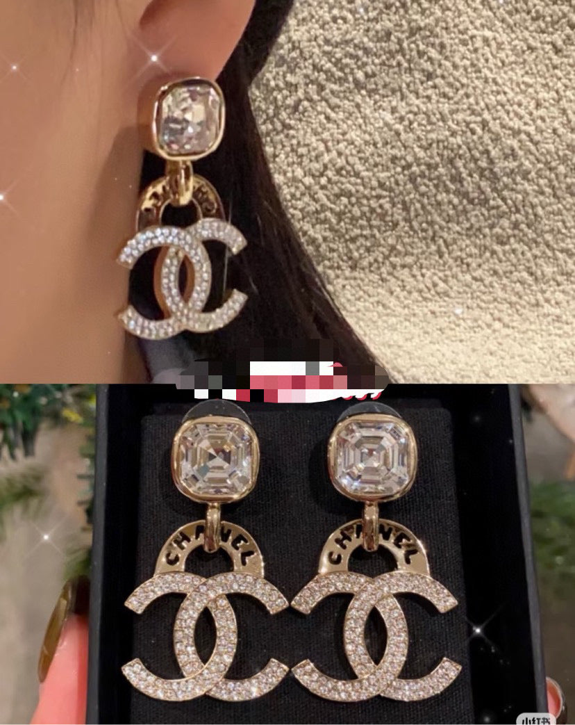 Chanel Interlocking C Resin Gold-Tone Stud Earrings - album image 8