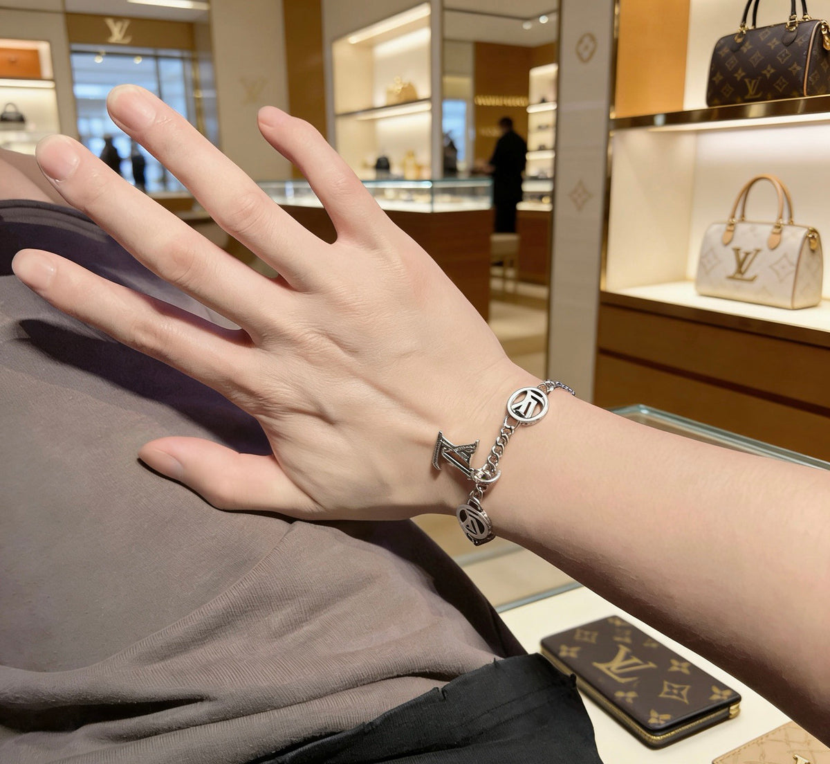 Louis Vuitton Silver-Tone Antiqued Cuban Link Chain Bracelet - album image 8