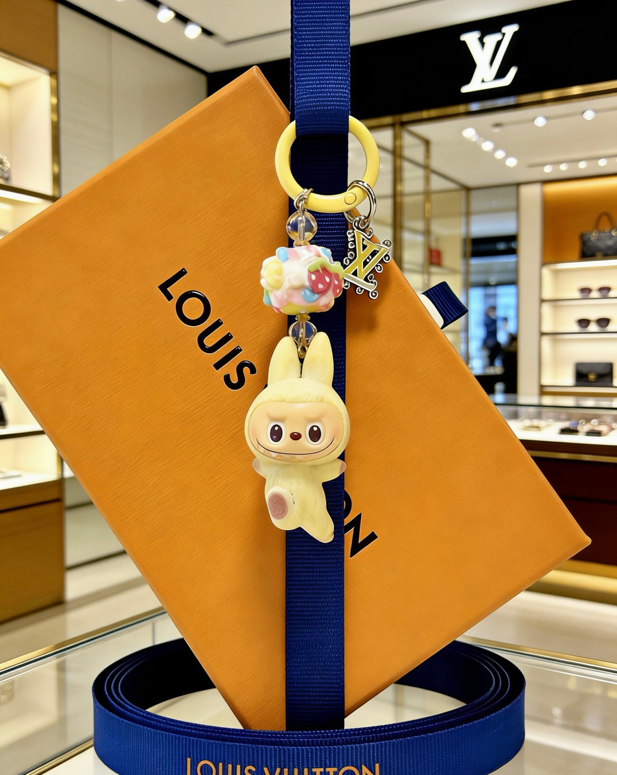 Louis Vuitton Cream Mini Character Keychain - album image 7