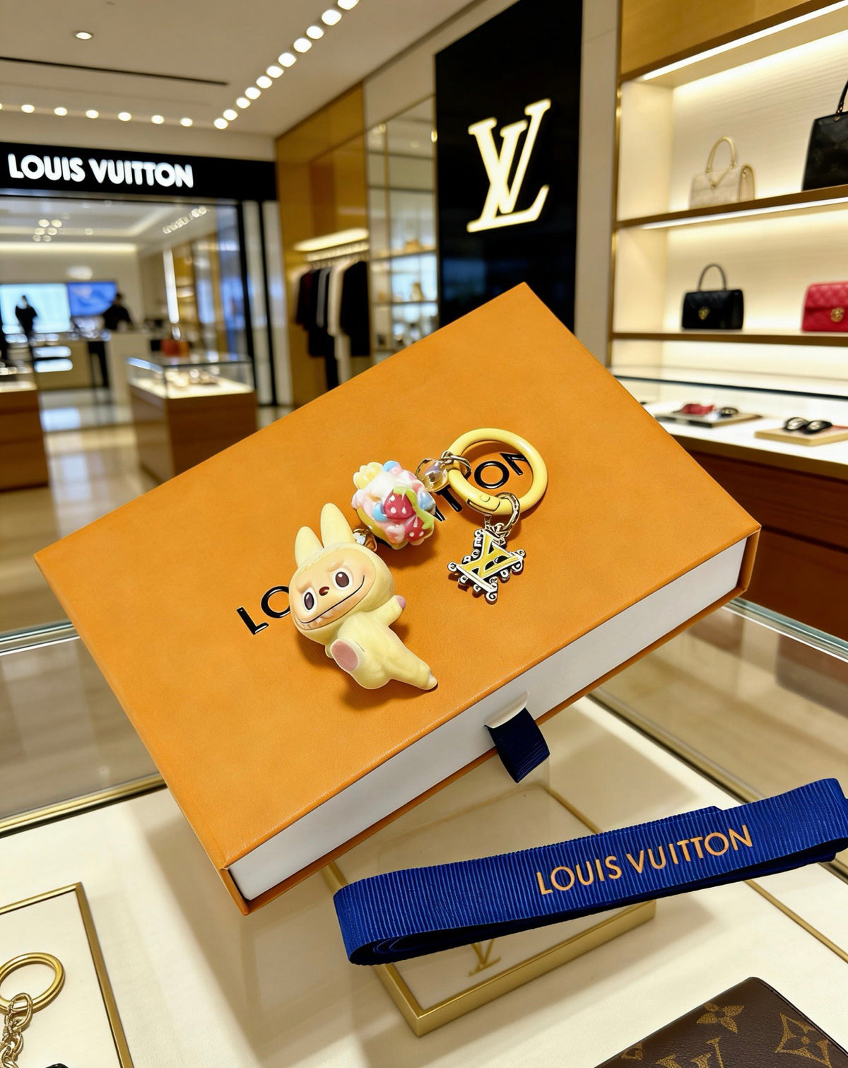 Louis Vuitton Cream Mini Character Keychain - album image 4