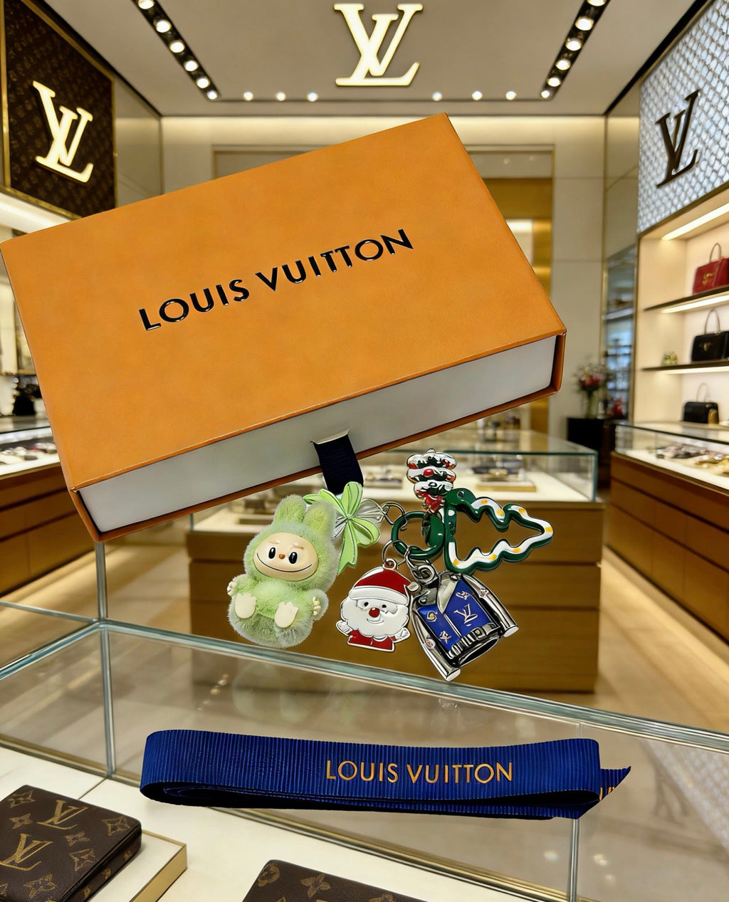 Louis Vuitton Green Mini Character Keychain - album image 1