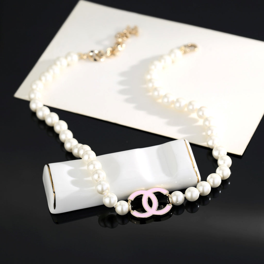 Chanel Interlocking C Pearl Necklace - album image 5