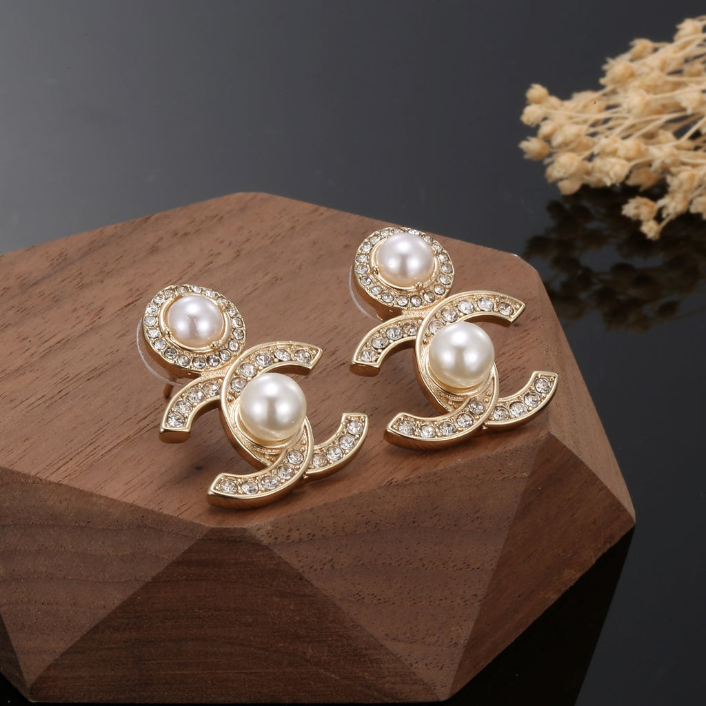 Chanel Gold-Tone CC and Pearl Drop Earrings - album image 6