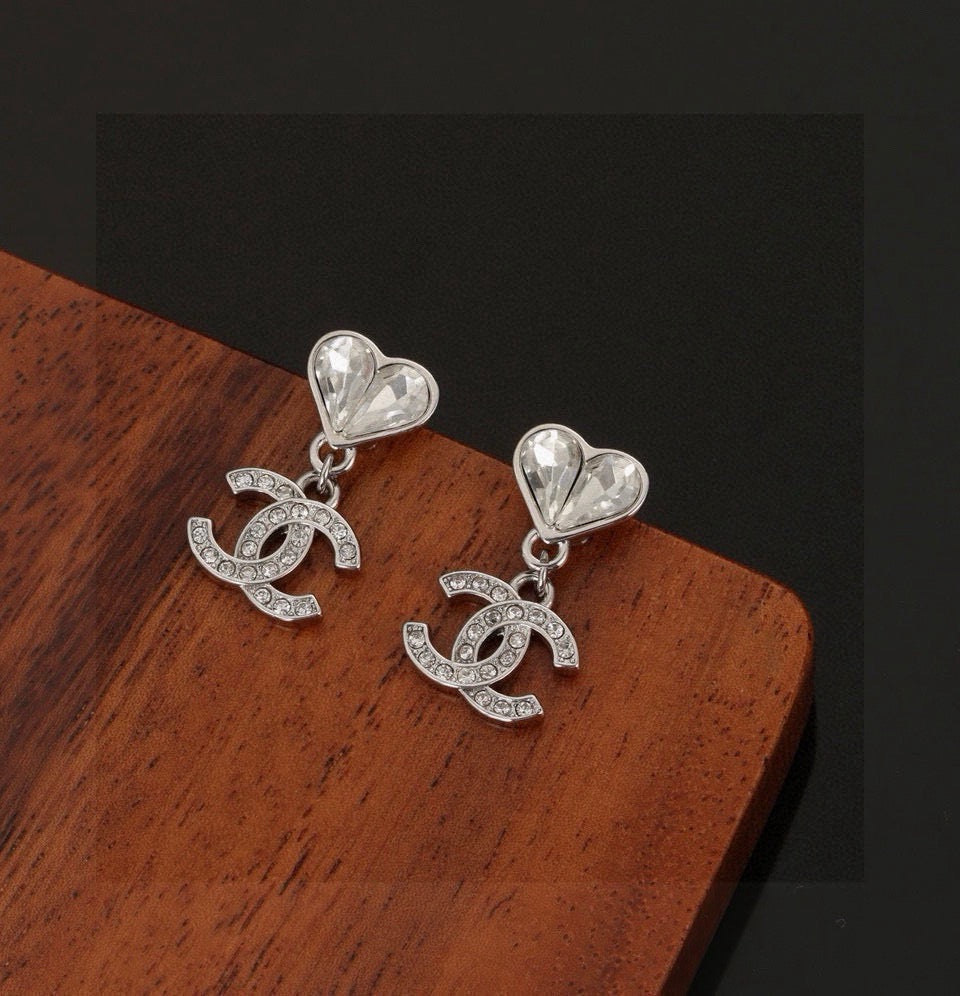 Chanel Interlocking C Heart Earrings - album image 4