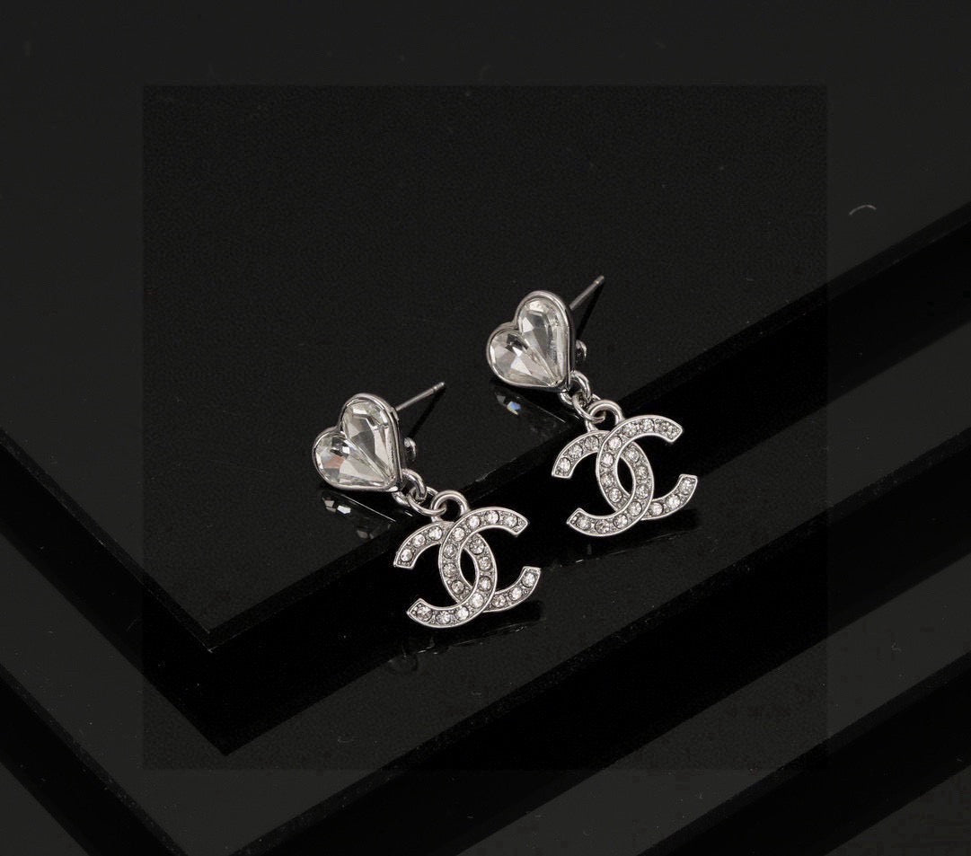 Chanel Interlocking C Heart Earrings - album image 5