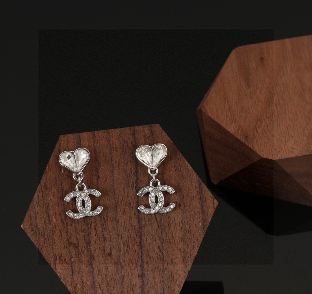 Chanel Interlocking C Heart Earrings - album image 3