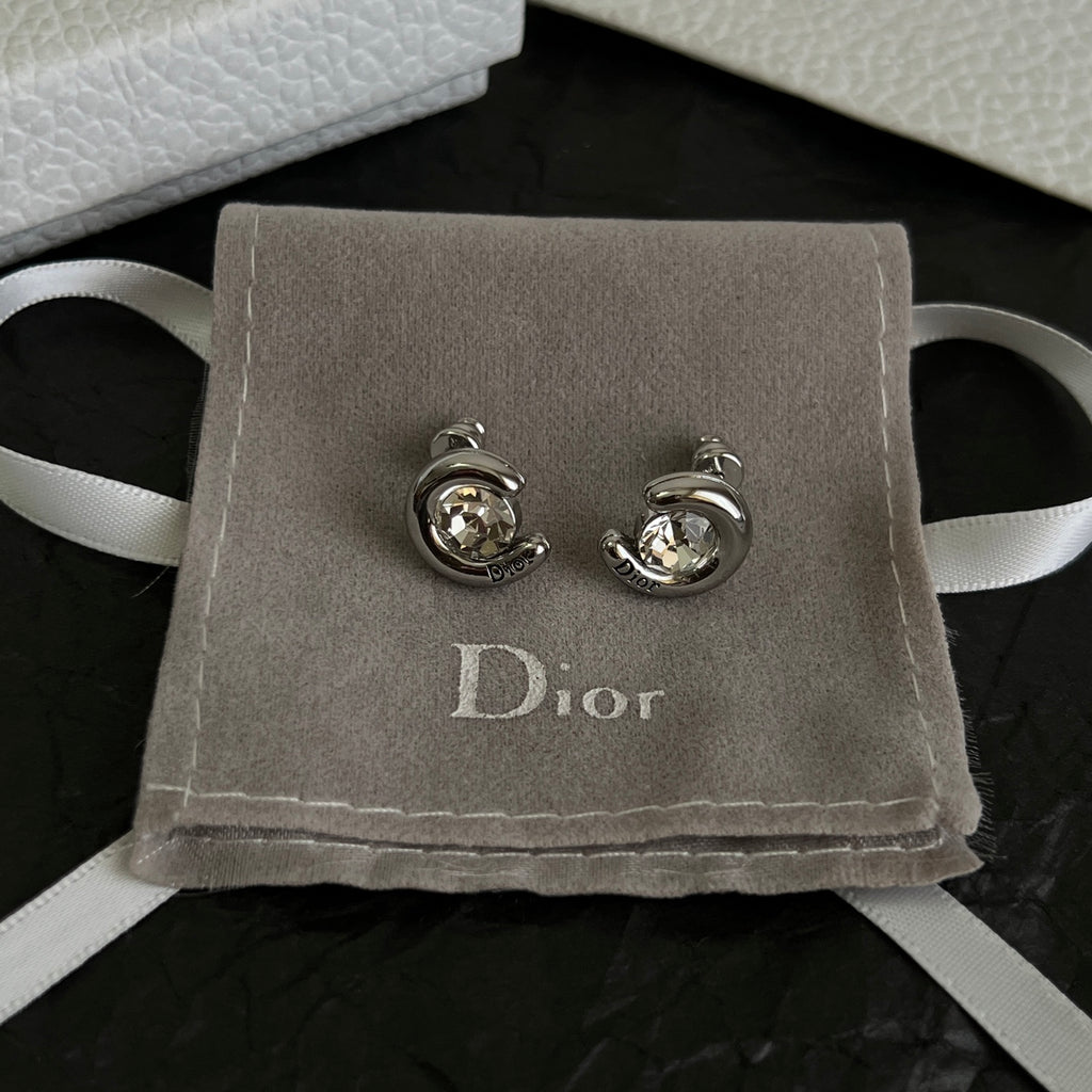 Dior Silver-Tone Sculpted Oval Stud Earrings - product image 4