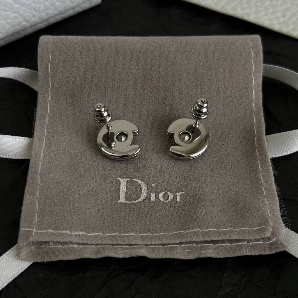 Dior Silver-Tone Sculpted Oval Stud Earrings - product image 5